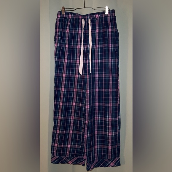 Victoria’s Secret Womens Pajama Set - Picture 3 of 3